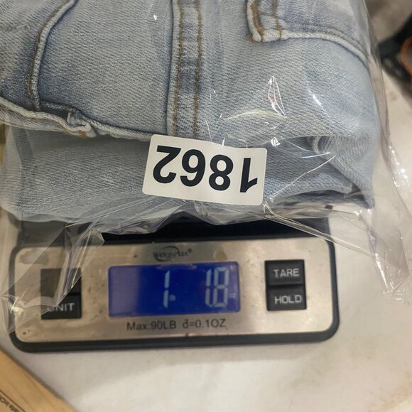 Judy Blue Boyfriend Fit Jeans Womens Size 11/30 (31x28.5) Light Wash Distressed - Picture 11 of 11